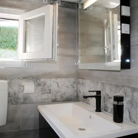 Διαμέρισμα Hit *