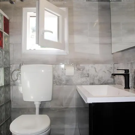 Διαμέρισμα Hit