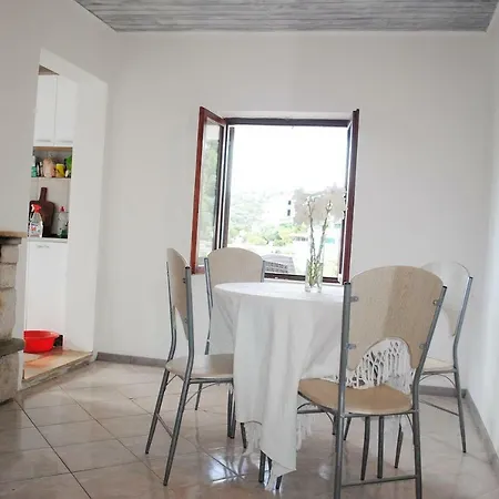 Apartment Hit